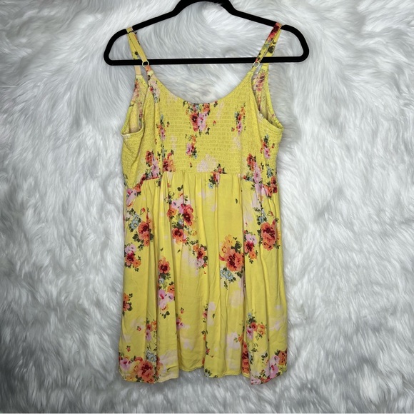 Torrid Yellow Floral Babydoll Challis Smocked Cami Size 2 - Picture 2 of 5